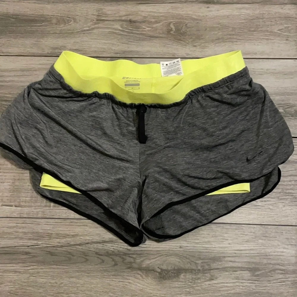 Nike size medium dri fit workout shorts - Picture 1 of 3